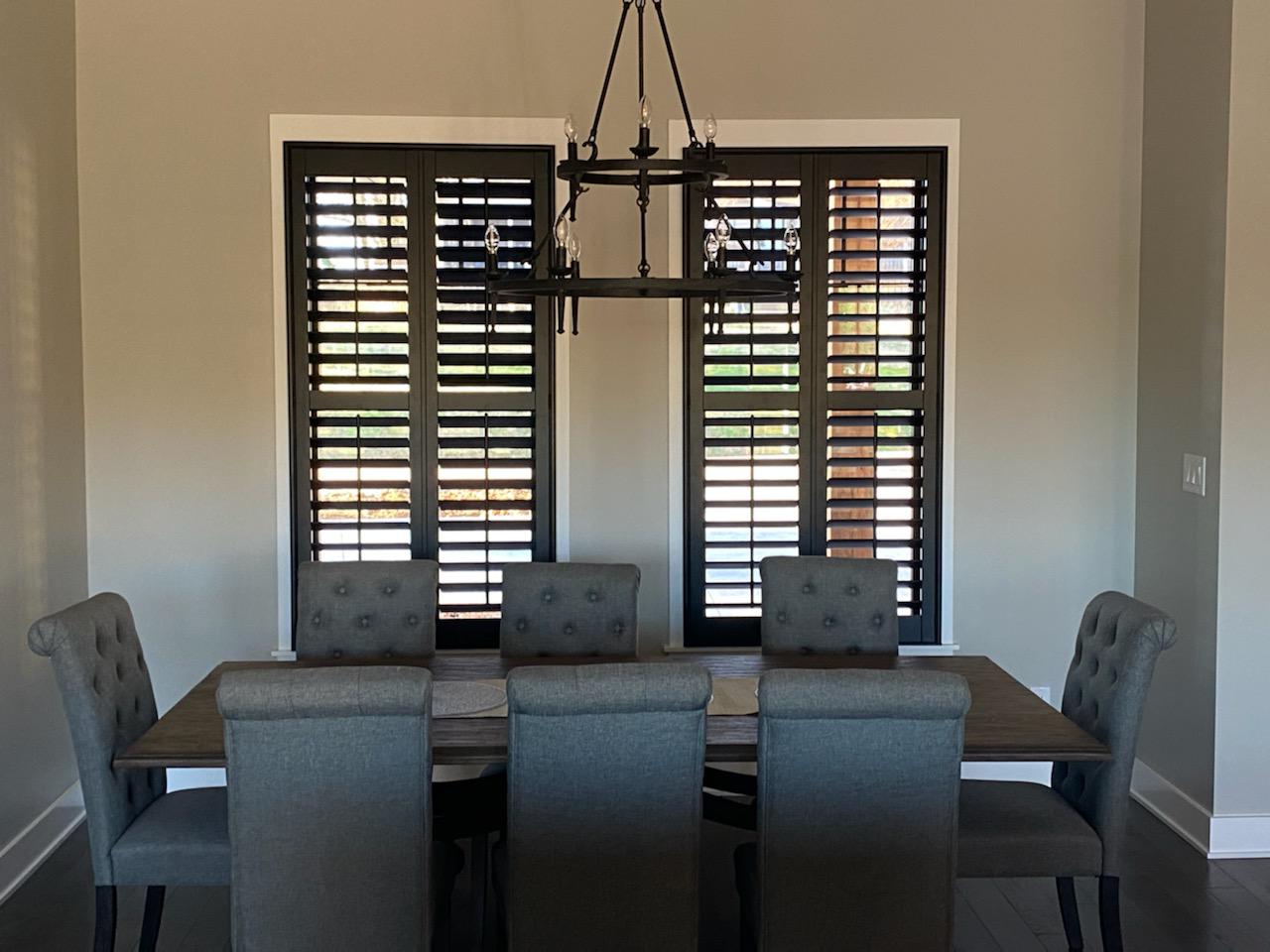 What’s the right way to make a statement in a minimalist space? Why not strike a contrast? That’s wh Budget Blinds of Knoxville & Maryville Knoxville (865)588-3377