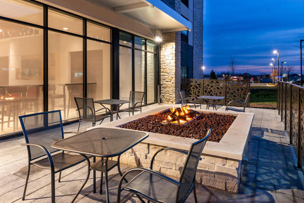 Images Holiday Inn Express & Suites Romeoville - Joliet North by IHG
