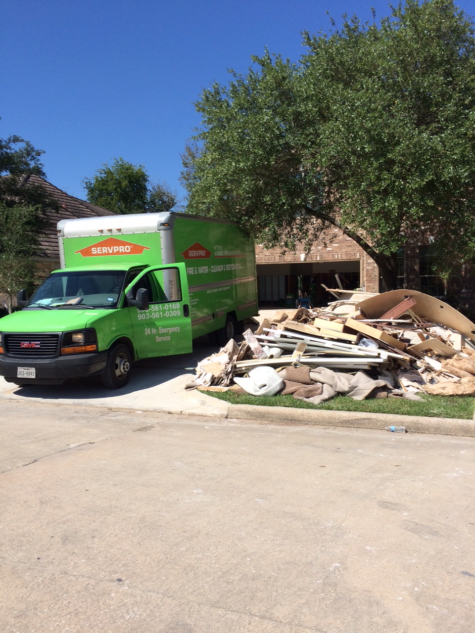 Arriving on site! Our SERVPRO team is working hard.