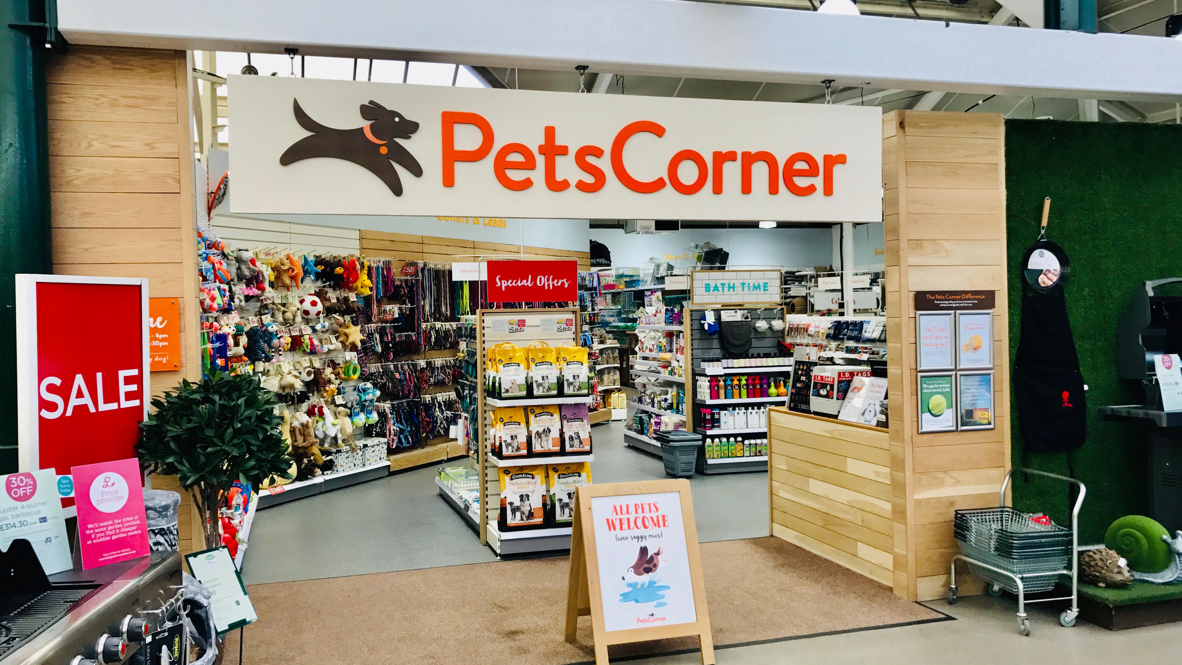 Pet corner. Зоомагазины в Англии. Магазины для животных в Англии. Pet shop магазин для животных в Англии. Pet Corner зоосалон Патрики.