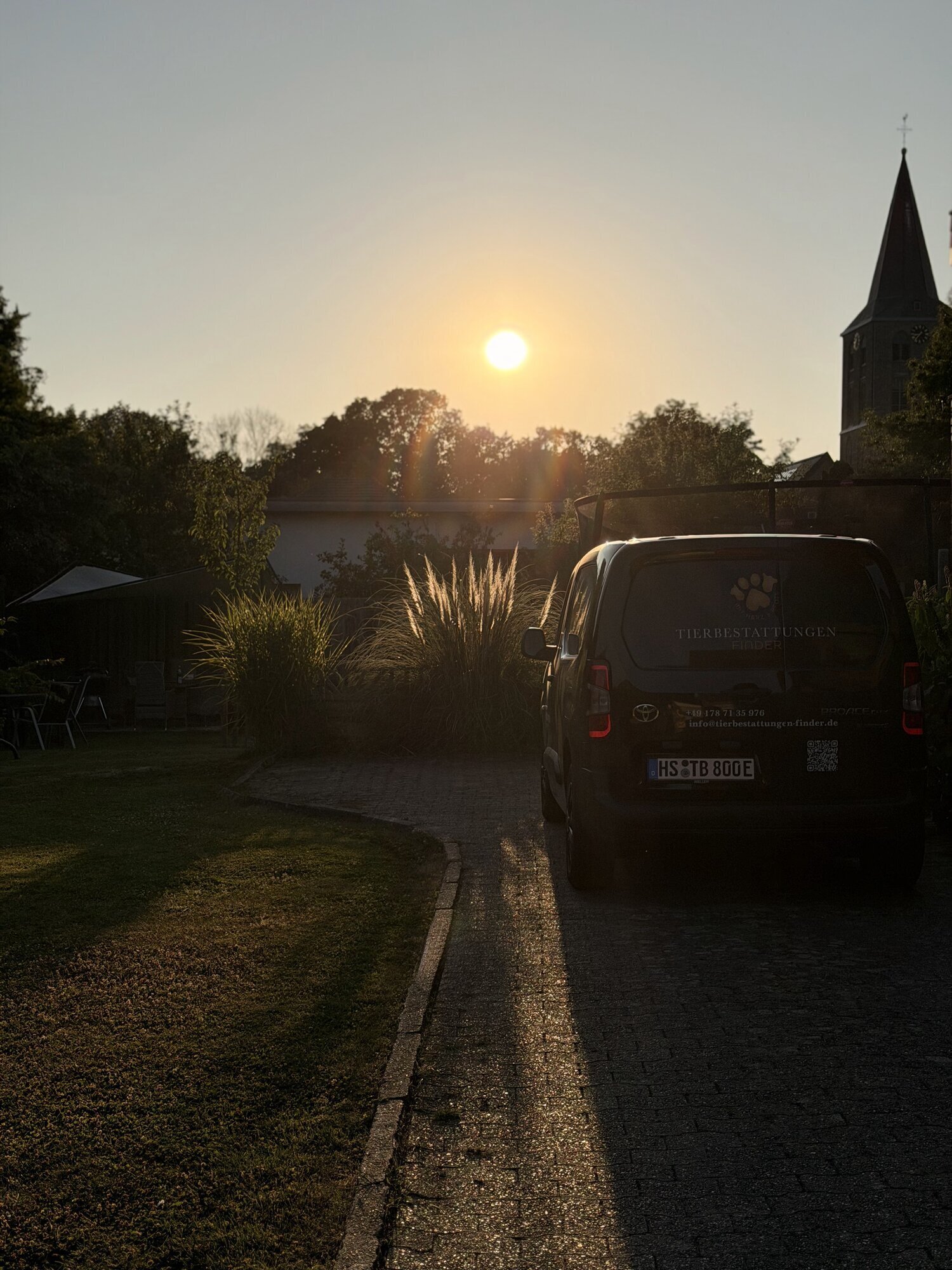 Tierbestattungen Finder mit Herz und Pfote, Siemensweg 29 in Wegberg