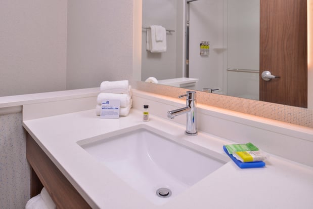 Images Holiday Inn Express & Suites Mall of America - Msp Airport by IHG