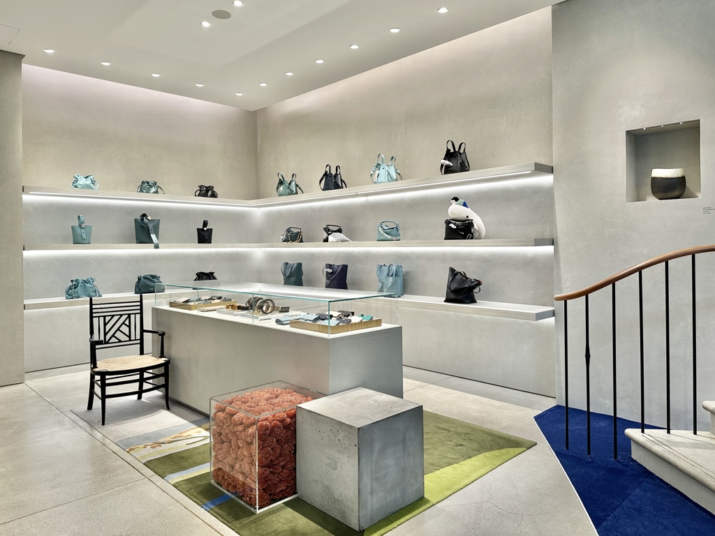Images Casa LOEWE 東京