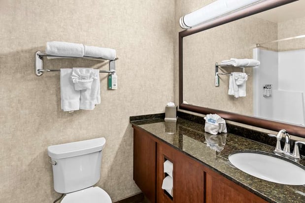 Images Heartland Inn & Suites, SureStay Collection by Best Western