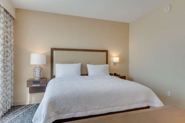 Images Hampton Inn and Suites Los Angeles - Glendale