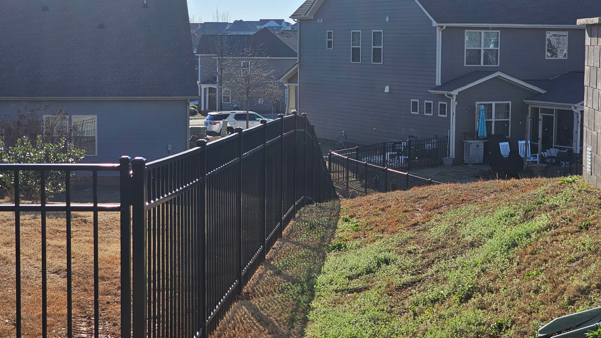 Brunswick style Aluminum fence material installation