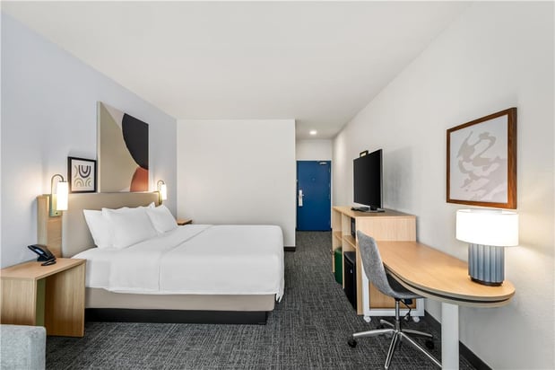 Images Spark by Hilton Duluth