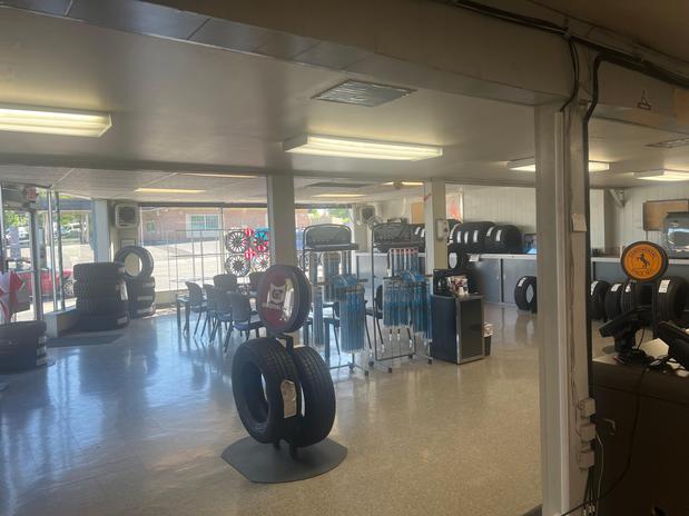 Images Thompson Tire Discounters