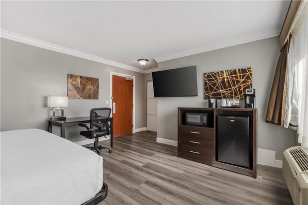 Images Best Western Plus LA Mid-Town Hotel