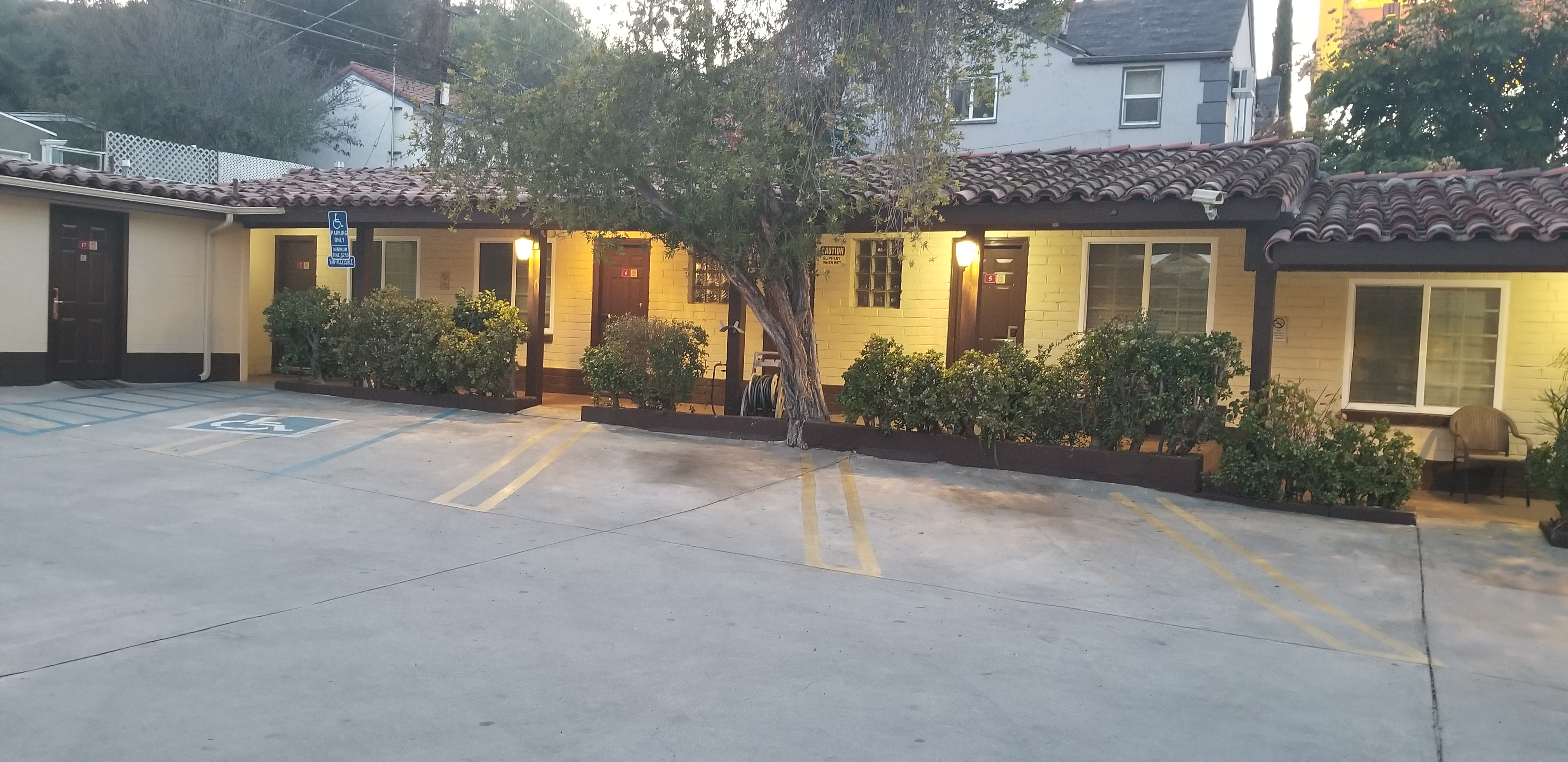 El Patio Inn Photo