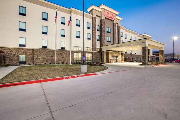 Images Hampton Inn & Suites Dallas/Ft. Worth Airport South