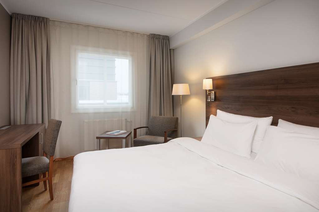 Images Park Inn by Radisson Oslo Airport Hotel West