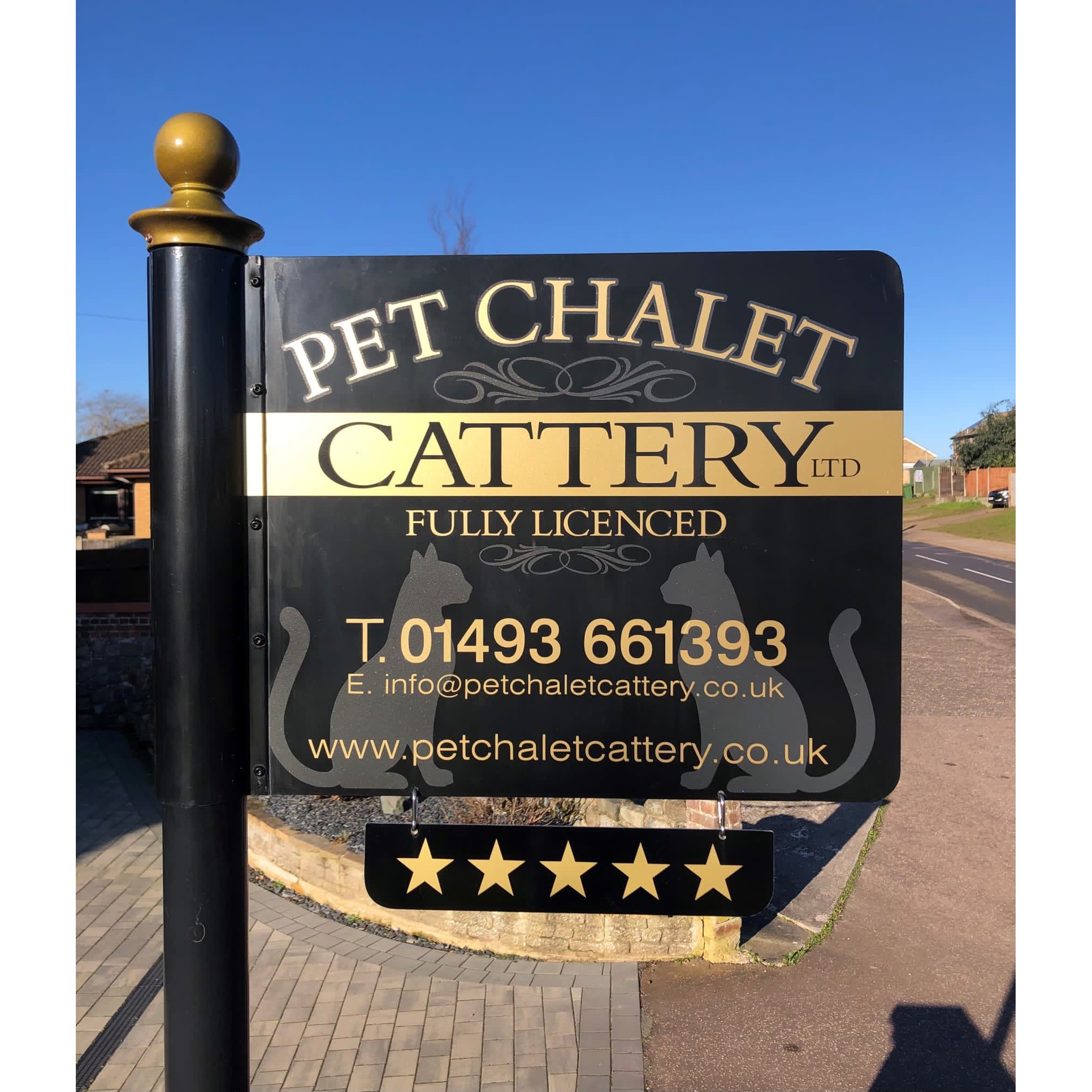 LOGO Pet Chalet Cattery Great Yarmouth 01493 661393