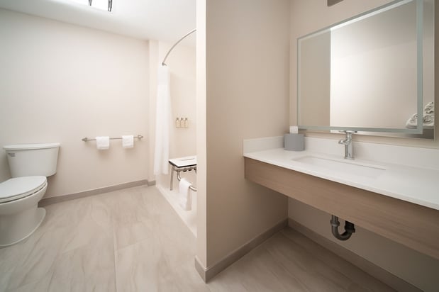 Images Holiday Inn Express & Suites Indianapolis - East by IHG