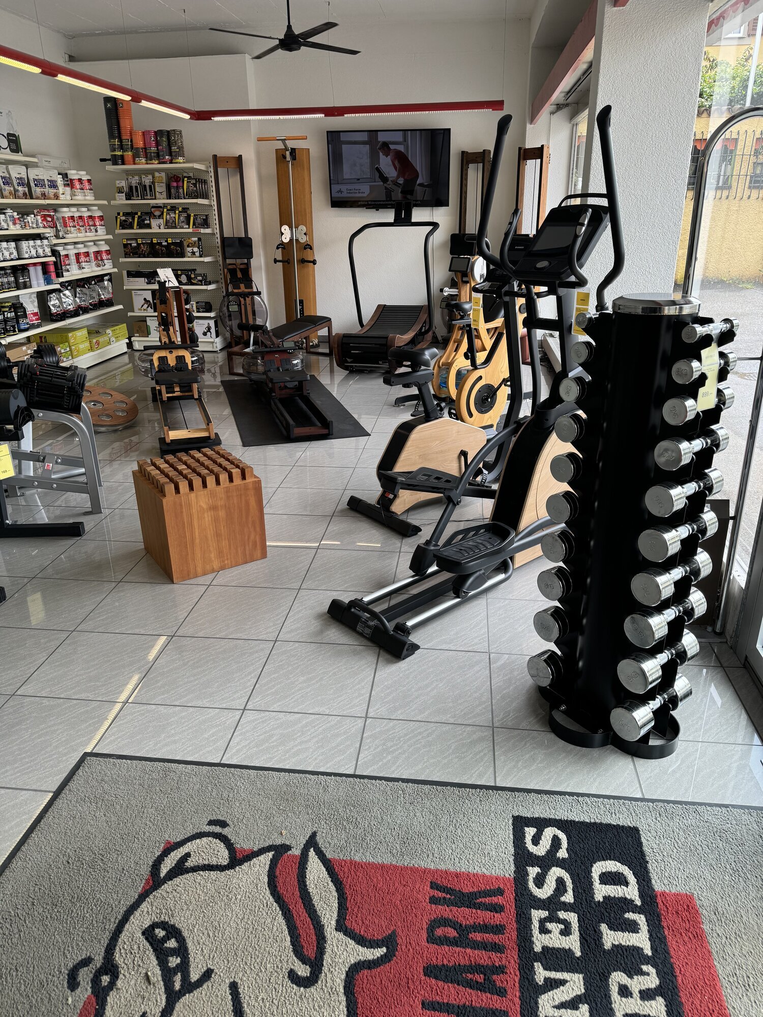Bilder Shark Fitness AG - Shark Fitness Shop Wettingen