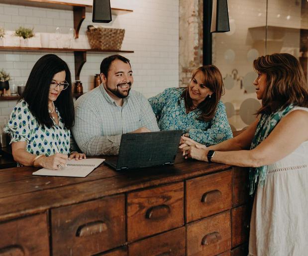 Images Kim Mathis & Associates - Triad Realtor