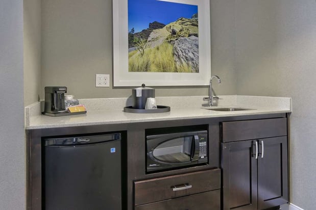 Images Hampton Inn & Suites Albuquerque Airport