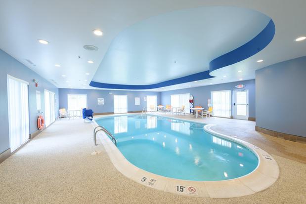Images Holiday Inn Express & Suites Jamestown by IHG