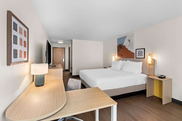 Images Spark by Hilton Calhoun