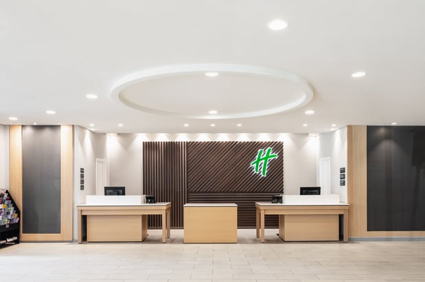 Images Holiday Inn Newark International Airport by IHG