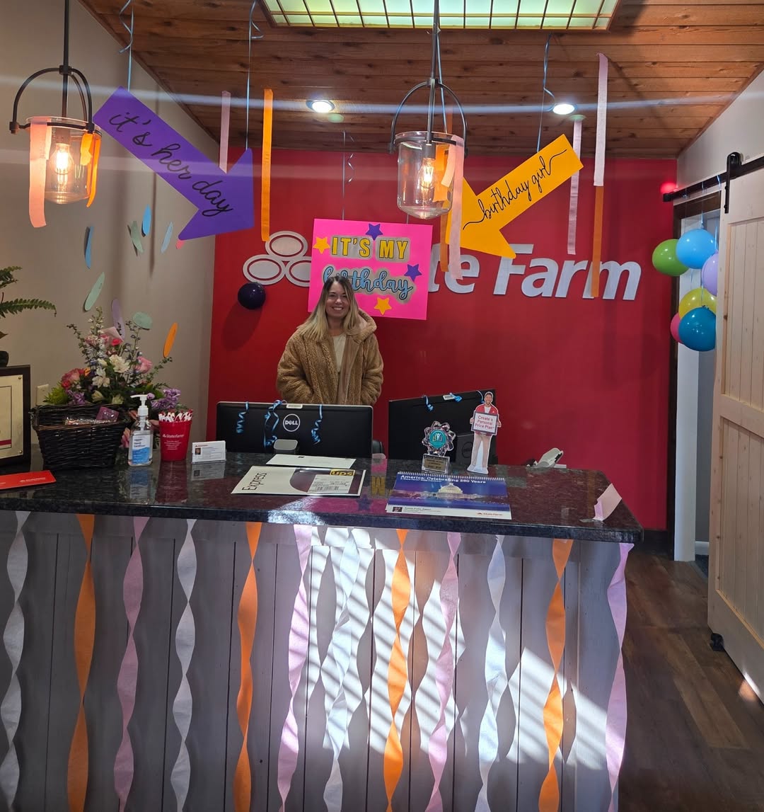 Maybe the birthday fairies went a ???????????????????????? overboard on Monday for Samantha's birthday ...our lobby looked like a birthday ????????????????????????????????????! But, it certainly made for a joy-filled, extra bright day; I believe they have no regrets! Happy Birthday, Samantha!