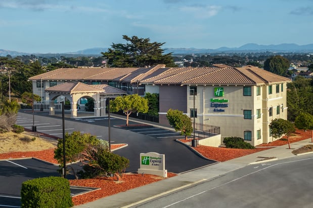 Images Holiday Inn Express & Suites Marina - State Beach Area by IHG