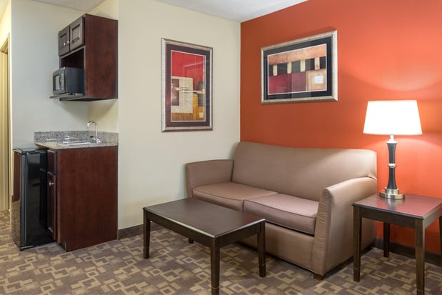Images Holiday Inn Express & Suites Lexington Dtwn Area-Keeneland by IHG