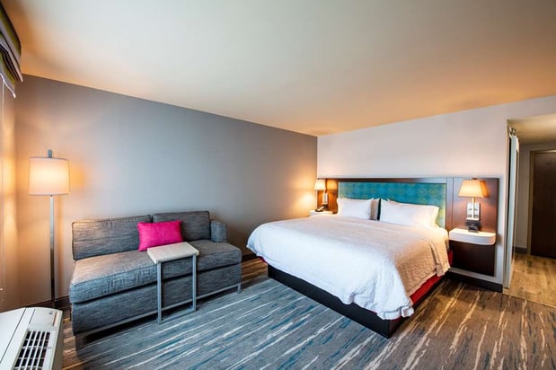 Images Hampton Inn & Suites Keller Town Center