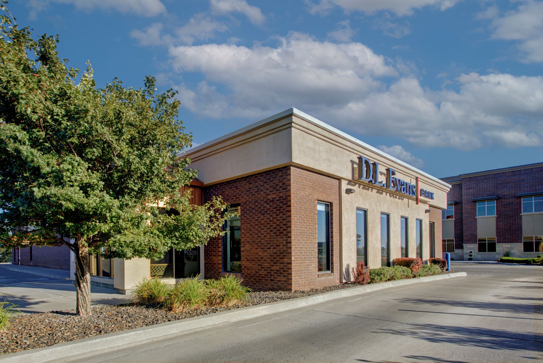 D.L. Evans Bank Image