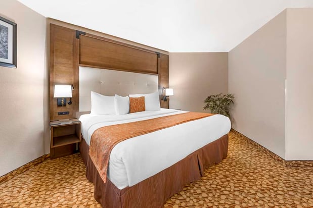 Images Best Western Plus Mill Creek Inn