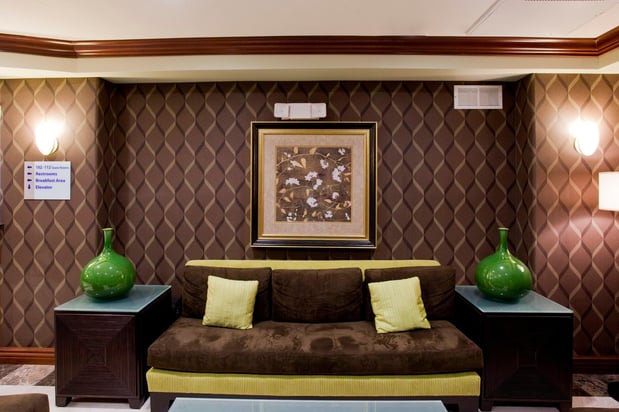 Images Holiday Inn Express & Suites Woodland Hills by IHG