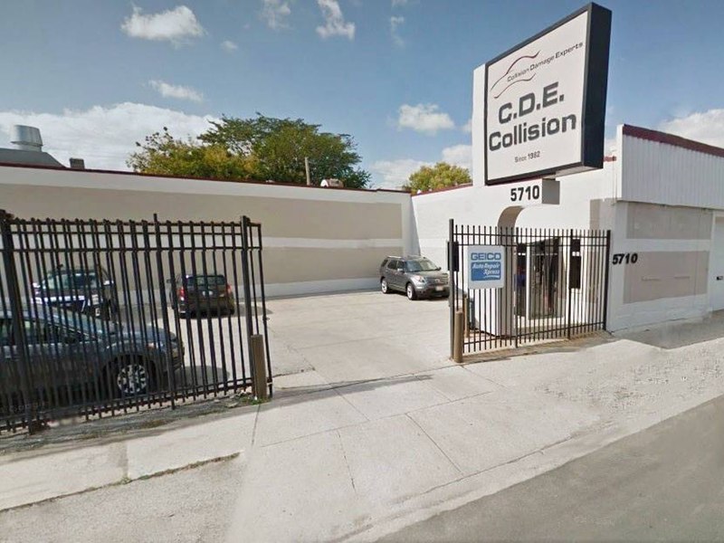 Images CDE Collision Center-Chicago 5710