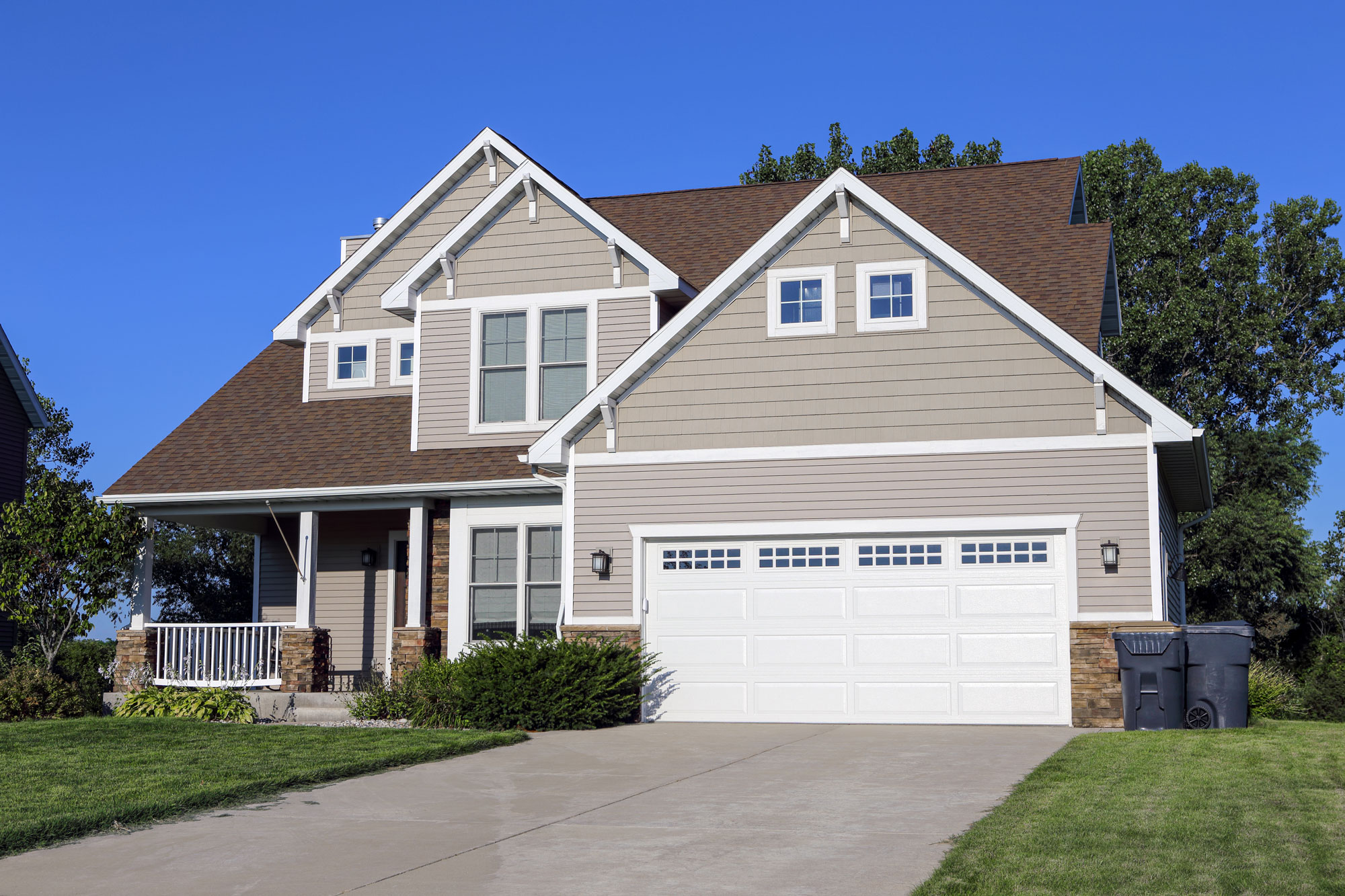 Siding installation by Home Genius Exteriors – Elevating your home’s appearance and durability.