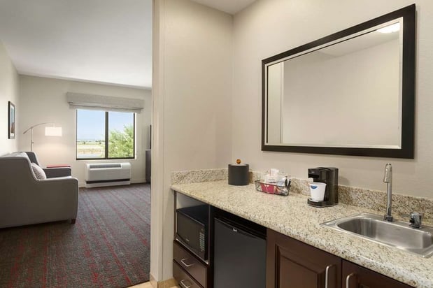 Images Hampton Inn & Suites Phoenix Glendale-Westgate