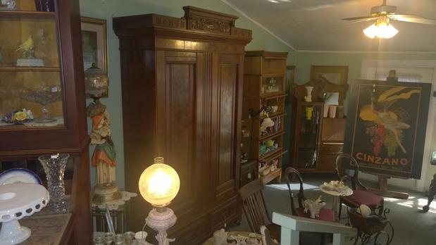 Images Magnolia House Antique Village