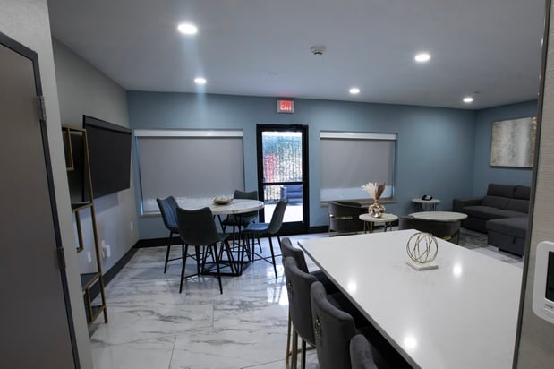 Images Holiday Inn Kansas City - Downtown by IHG