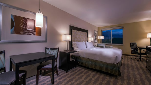 Images Holiday Inn Express & Suites Colorado Springs Central by IHG