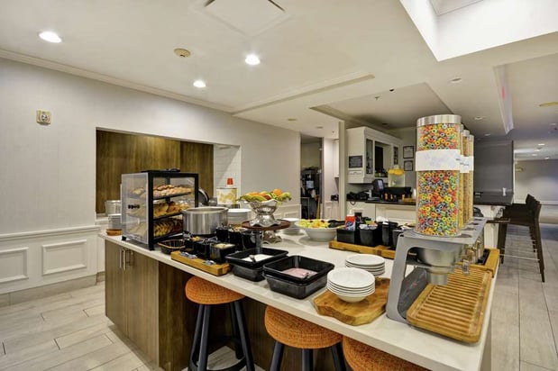 Images Hilton Garden Inn Gulfport Airport