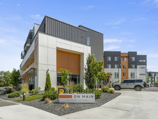 Images Republic on Main