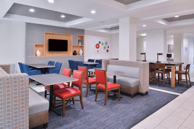 Images Holiday Inn Express & Suites San Antonio NW-Medical Area by IHG