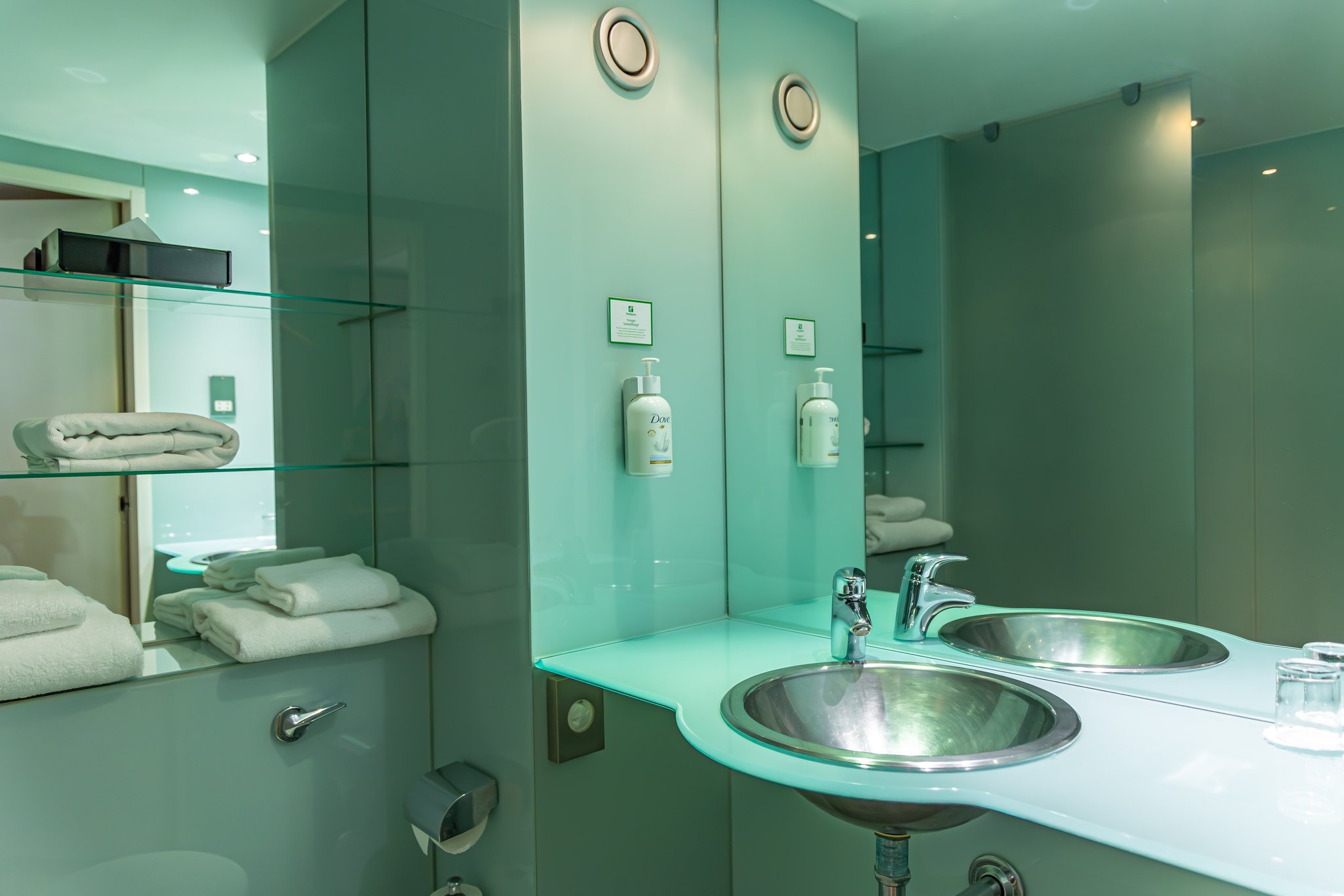 Images Holiday Inn London - West by IHG