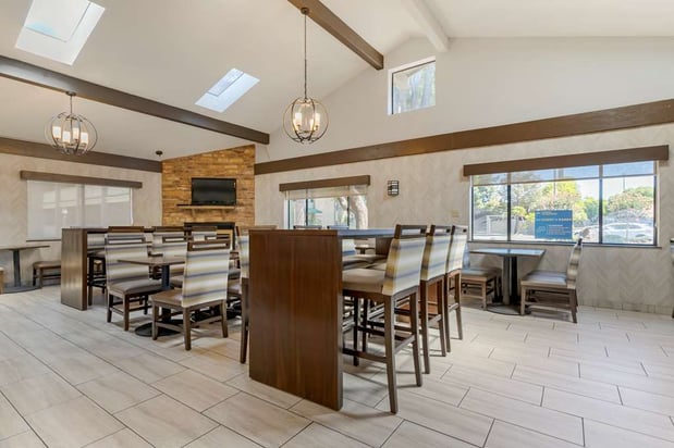 Images Best Western Plus Forest Park Inn