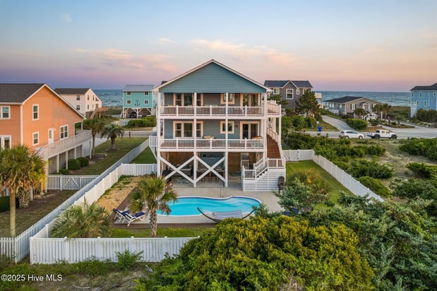 Images CENTURY 21 Triangle Group: Danielle Stewart | Realtor | Broker