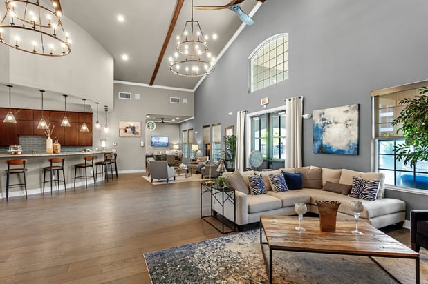 Images Sixty610 Stone Creek
