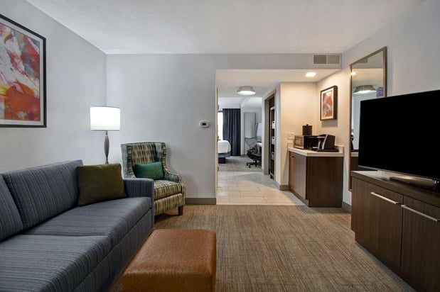 Images Hilton Garden Inn Detroit Metro Airport