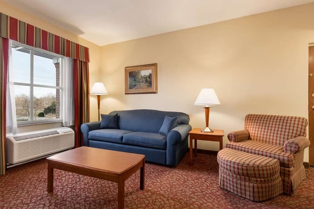 Images Hampton Inn & Suites Williamsburg Historic District