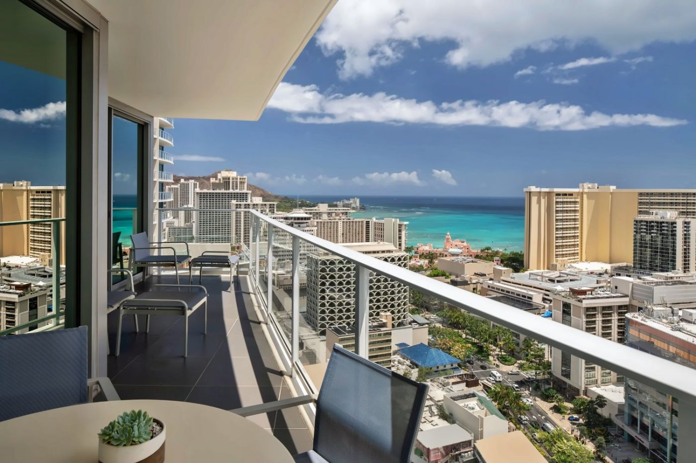 Ritz-Carlton Hotel Waikiki Limo Services