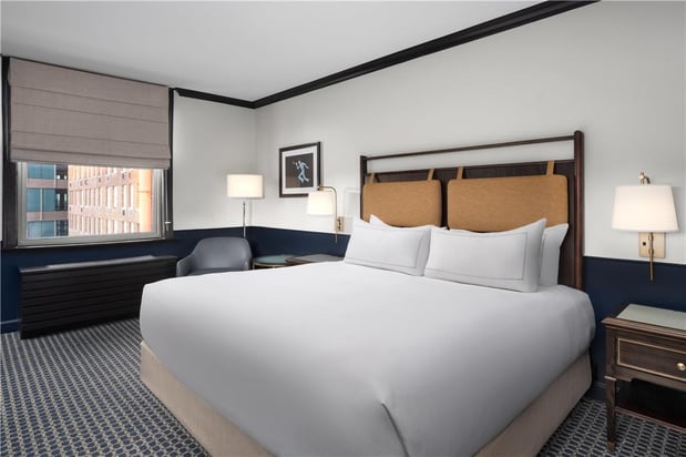 Images Hilton Orrington/Evanston