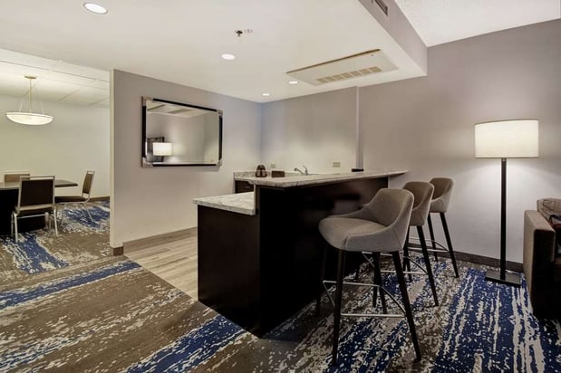 Images Embassy Suites by Hilton Charleston