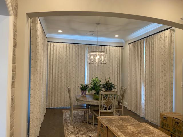 Need a way to transform your dining room into an elegant, intimate space? Here in Knoxville, we pull Budget Blinds of Knoxville & Maryville Knoxville (865)588-3377